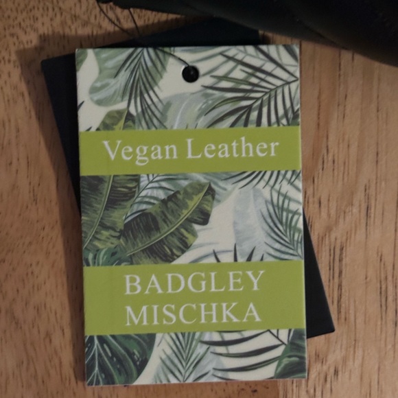 Badgley Mischka black quilting purse with logo and tassel closure final $42 firm - Picture 12 of 12